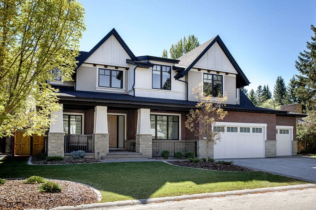 Family homes bordering green space in Lakeview Village